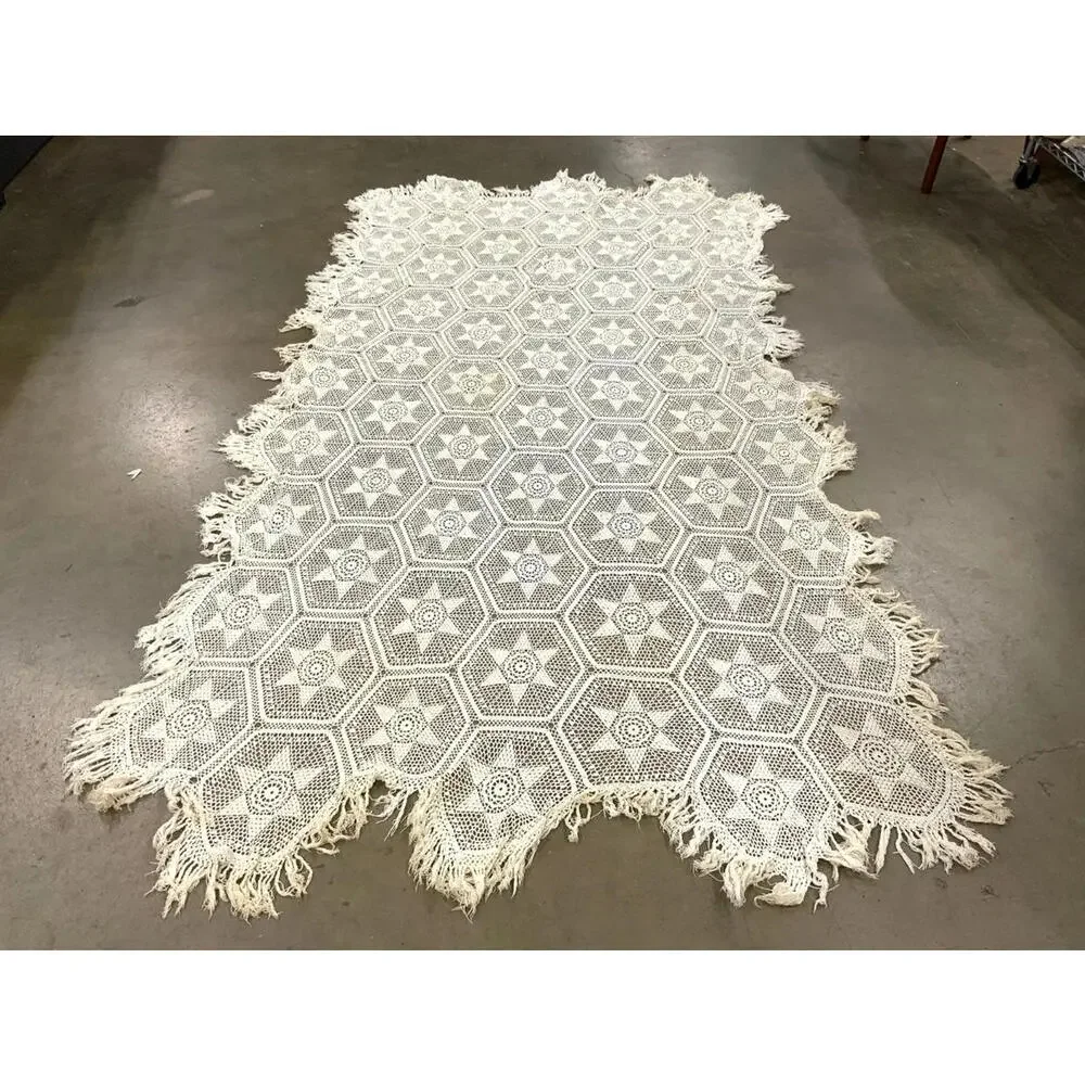 Antique Crochet Lace Bedspread – Marguerite / Water Lily Popcorn Motif 112